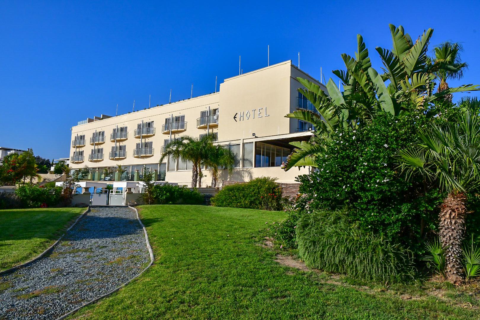 E-Hotel Larnaca Resort & Spa 페르볼리아 외부 사진